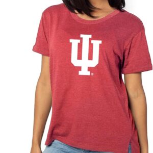 Chicka-d Must Have Tee - T-shirt Donna Manica Corta, Orlo Hi-low, Colore Rosso, Taglia 3X, Con Grafica Ufficiale NCAA